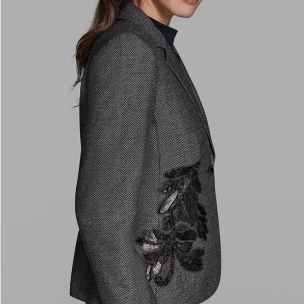 BCBG
Women's Novelty Notch Collar One-Button Jacket w Black Embroidered Flowers